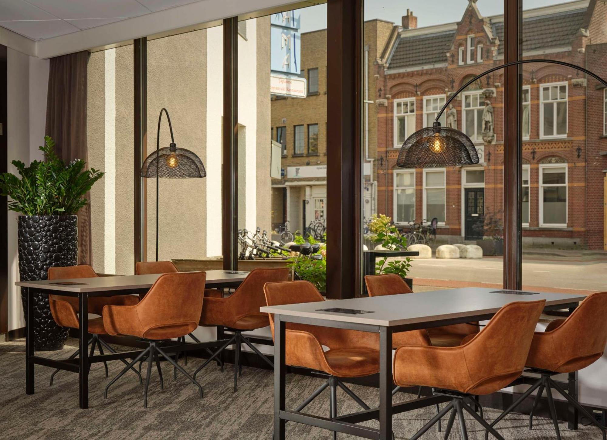 Park Plaza 4*