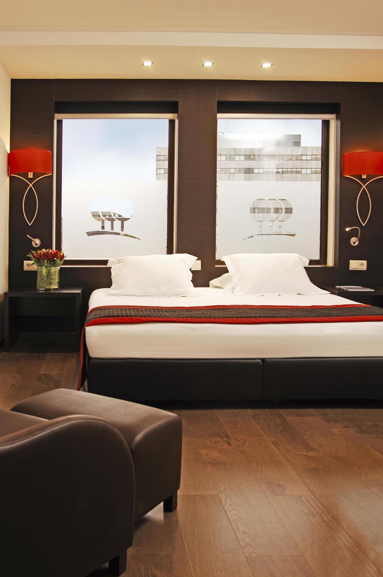Park Plaza 4*