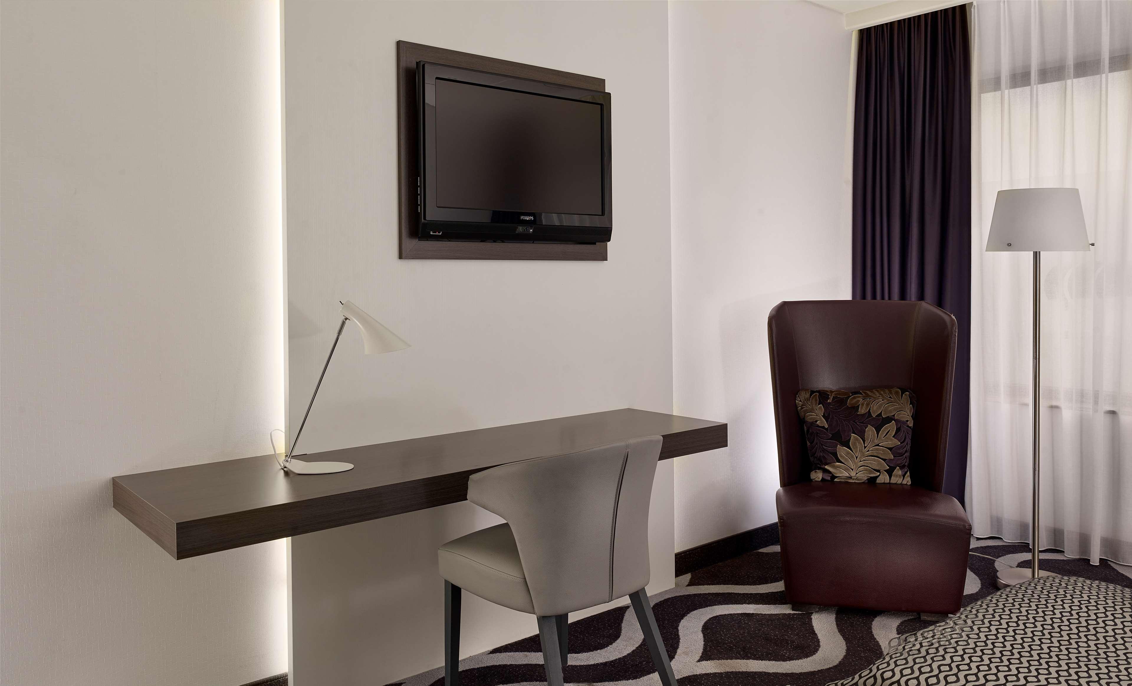 Park Plaza Hotel 4*